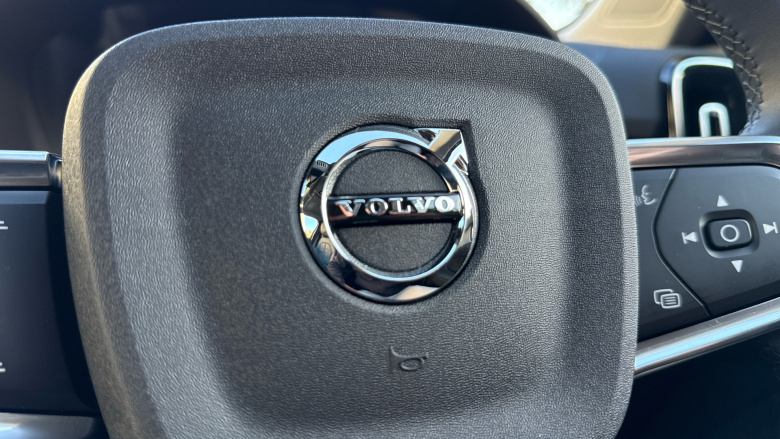 Volvo XC40 2.0 B4P Ultra Dark 5dr Auto Petrol Estate